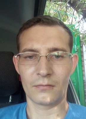 Andrey, 31, Russia, Morozovsk