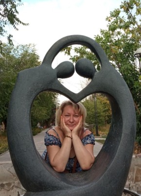 Elena, 48, Russia, Volgograd