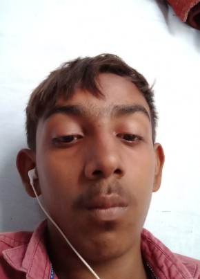 Pasa Makavana, 19, India, Surendranagar