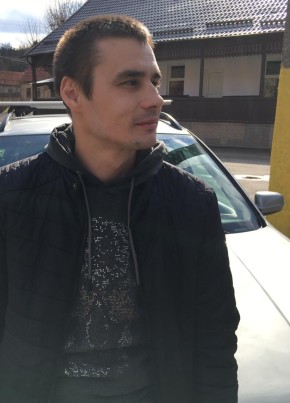 Pavel Petru, 30, Romania, Reșița