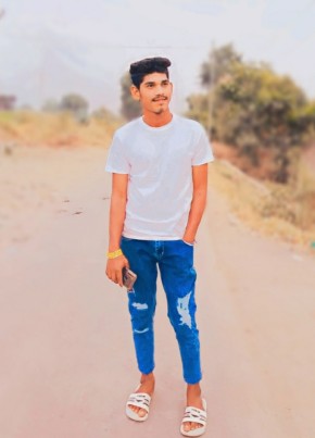 Jadhav, 18, India, Mānwat