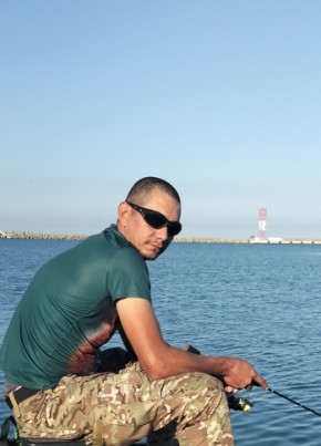 Oleg, 38, Russia, Sochi