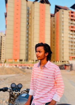 HIMESH, 18, India, Ahmedabad
