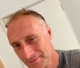 nico, 60, Castricum