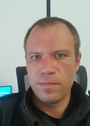 Евгений из Гатчины 36 лет