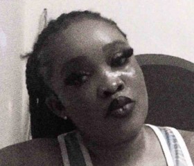 Esther Dahn, 30, Muscat