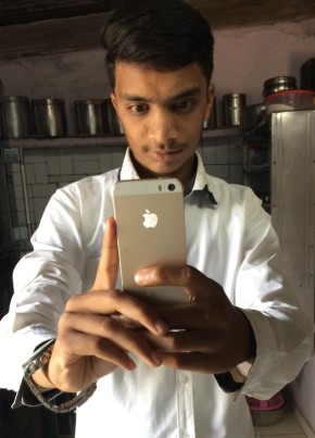 Bhushan, 24, India, Jālgaon