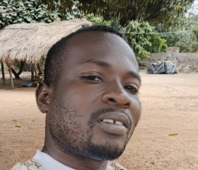 Séverin, 31, Yamoussoukro