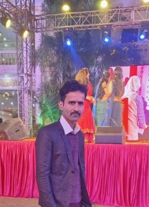 Ravi Raj, 26, India, Lucknow
