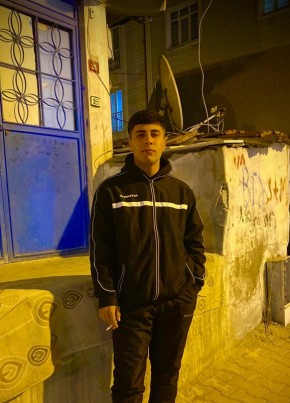 Cengiz, 20, Turkey, Istanbul