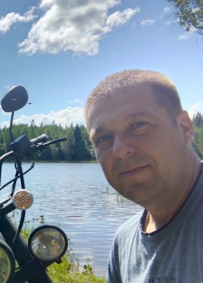 Павел из Санкт-Петербурга 45 лет