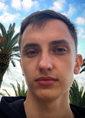 Дмитрий из Лазаревское 24 года
