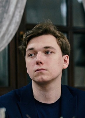 Кирилл из Москвы 24 года
