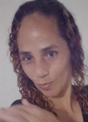 Elisandra из Vitória 39 лет