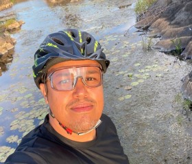 Tavares, 25, Salvador