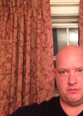 russell, 40, Canada, Charlottetown