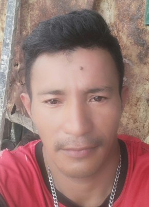 Edward Bernardo, 35, Pilipinas, Lungsod ng Ormoc