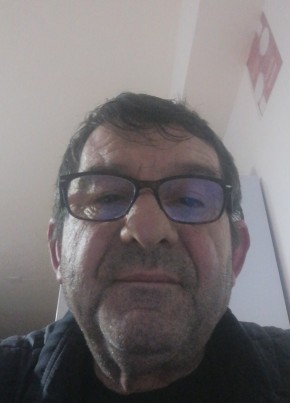 Gomes, 56, República Portuguesa, Porto