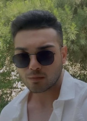 İbrahim из İstanbul 25 лет