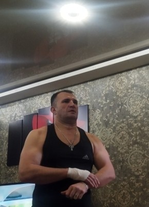 Александр из Россоши 42 года