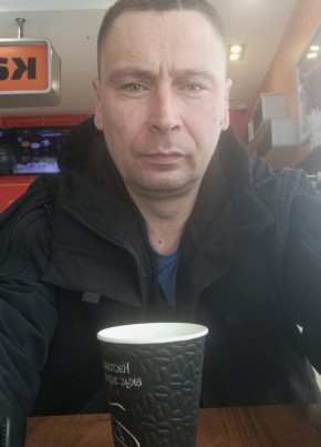 Максим из Екатеринбурга 44 года