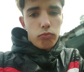 VALENTIN, 18, Montevideo