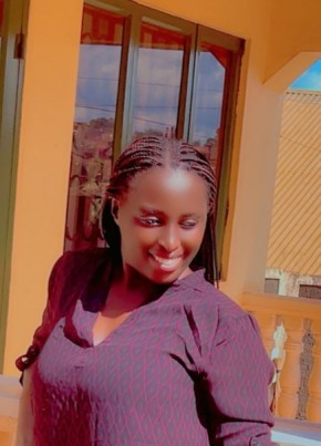 Sarah из Kampala 32 года