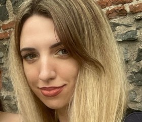 Viki, 37, Gaza