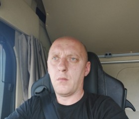 Tolik, 43, Shakhty