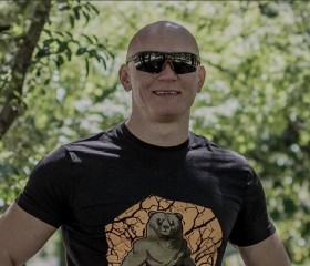 Marsel Antipovi, 40, Tel Aviv