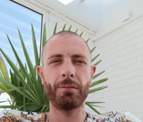 Sebastian Gonzal, 33, Galatsi