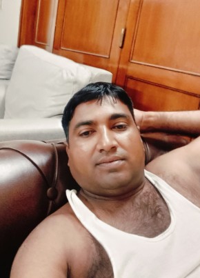 SANJEEV KUMAR, 33, India, Agra