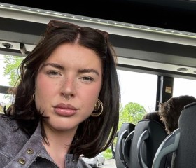Stephanie, 25, New York City