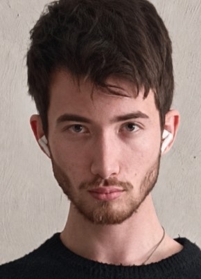 Максим из Новосибирска 22 года