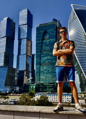 Роман, 21, Россия, Москва