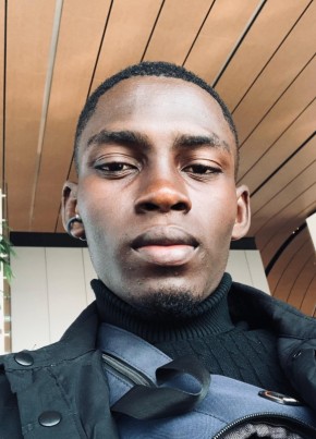 KOUADIO БОДЛЕР из Элисты 23 года