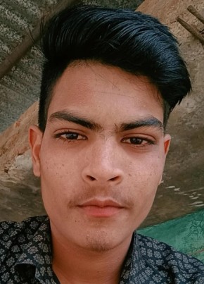 Suresh, 18, India, Pratāpgarh