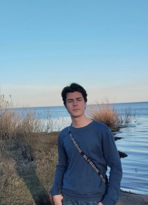 Платон из Санкт-Петербурга 19 лет