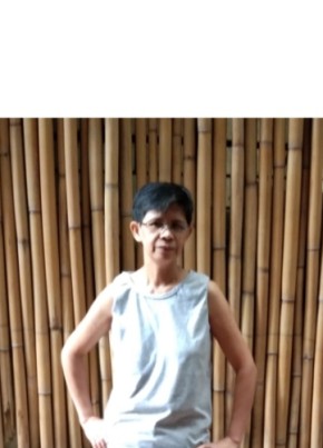 Della Escueta, 52, Pilipinas, Maynila