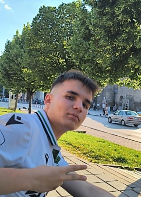 Kaan из Kayseri 19 лет