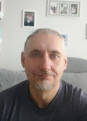 Денис из Новосибирска 48 лет