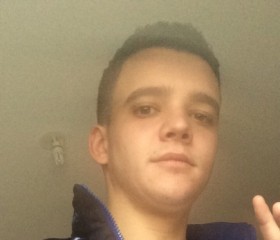 Valentin, 28, La Montagne
