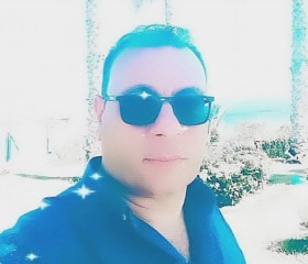 George, 40, Cairo