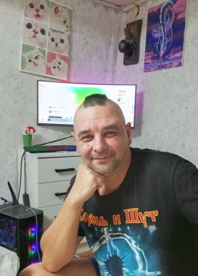 Юрий из Энгельса 45 лет