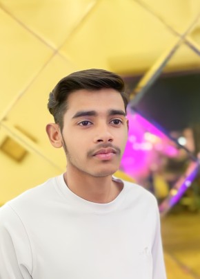 Nikhil, 18, India, Delhi
