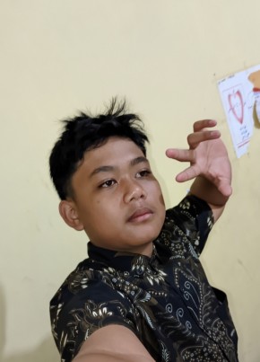 Rizki из Ponorogo 19 лет