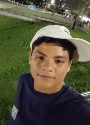 Lucas Xavier Fer из Manáos 34 года