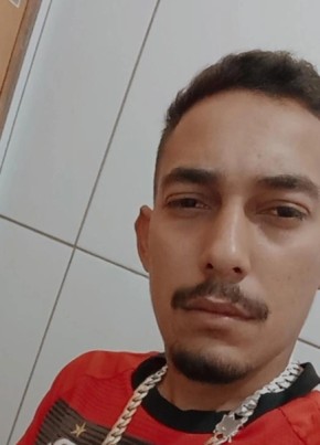 Henrique из Uberlândia 24 года