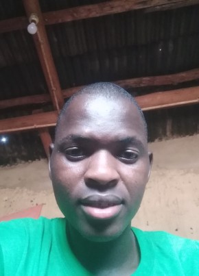 Rashid Chimbalan, 24, Malaŵi, Blantyre
