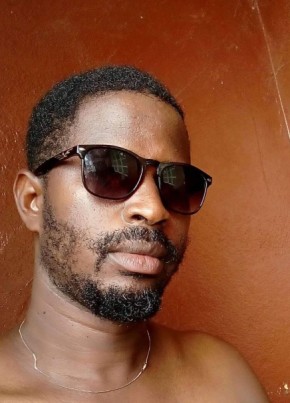 ibrahim, 38, Sierra Leone, Freetown